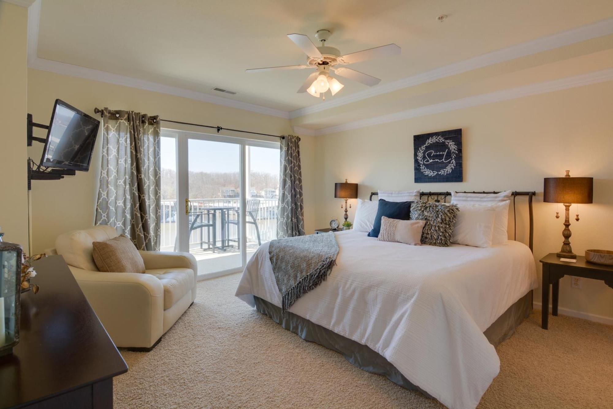 Lakefront Osage Beach Condo With Pool And Water Views! المظهر الخارجي الصورة